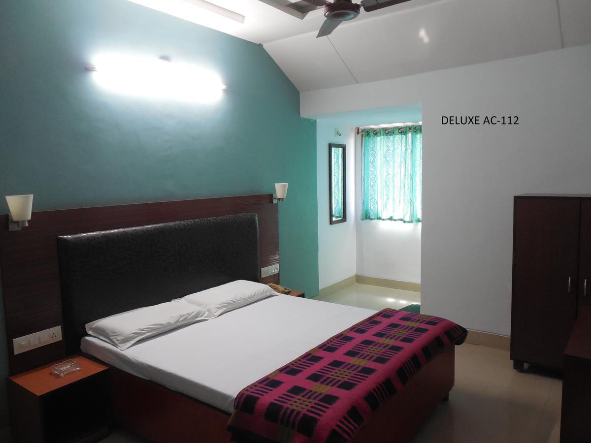 Hotel Silver Springs Ahmedabad Exterior photo